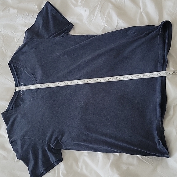 Everlane men's V-neck Tee Shirt Navy Medium - Picture 5 of 5